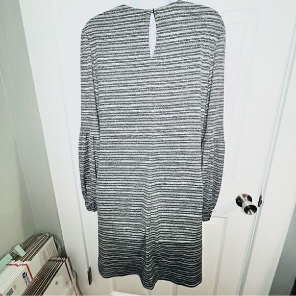 Maggy London Stripe Silver Metallic Shift Dress Balloon Sleeves Grey Black 6 - Picture 9 of 11
